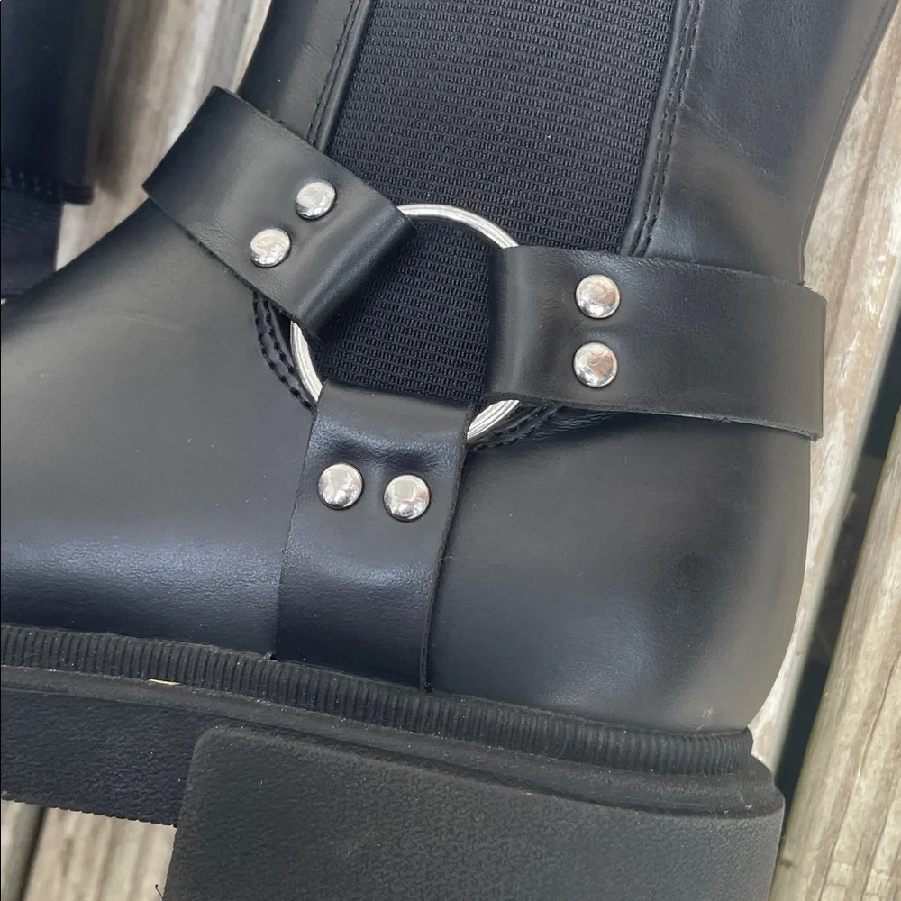 Art Class KIDS Black Harness Chelsea Boots Lug Sole Size 1